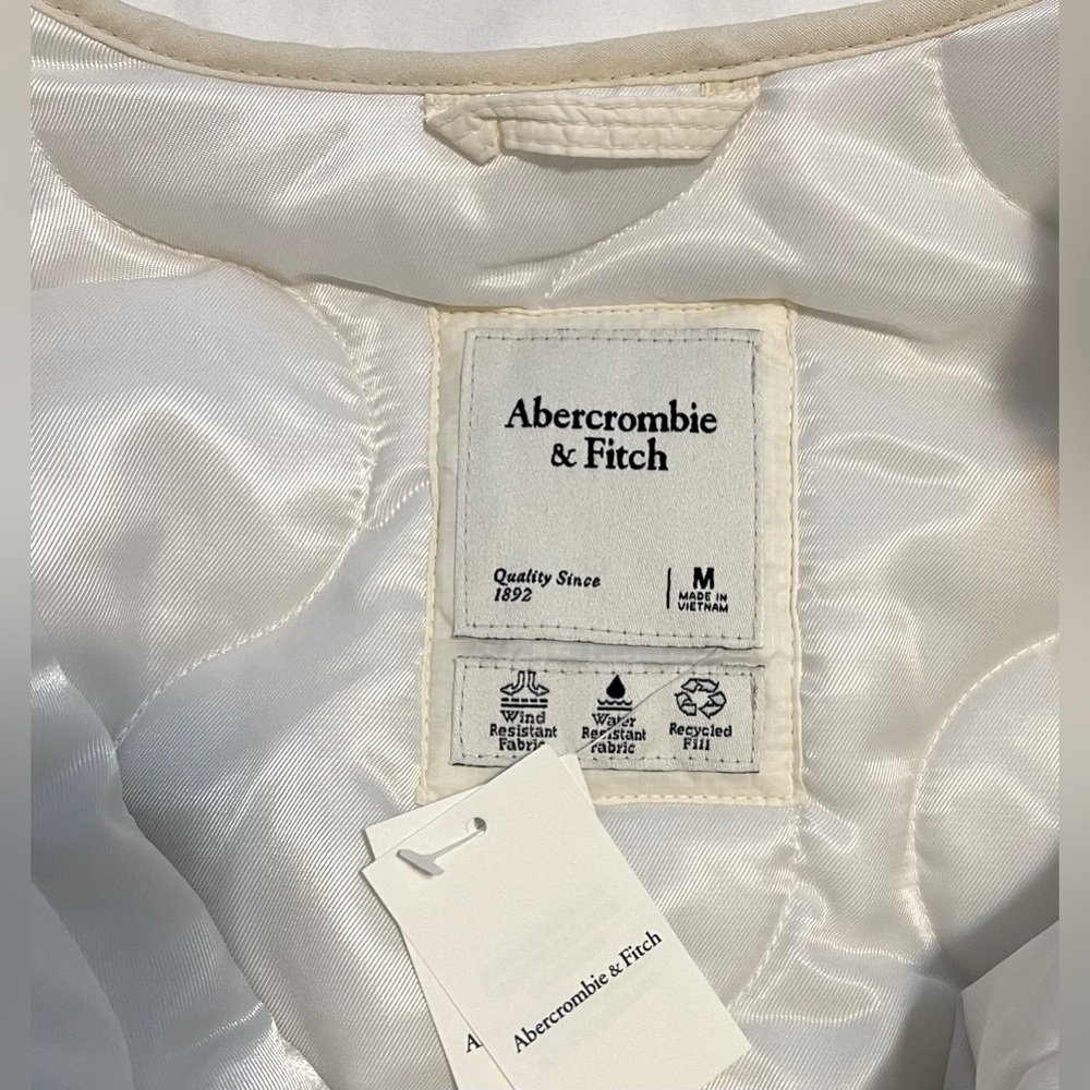 ABERCROMBIE & FITCH Lightweight Puffer Wind & Water Resistant Jacket NWT Size M - Picture 3 of 5